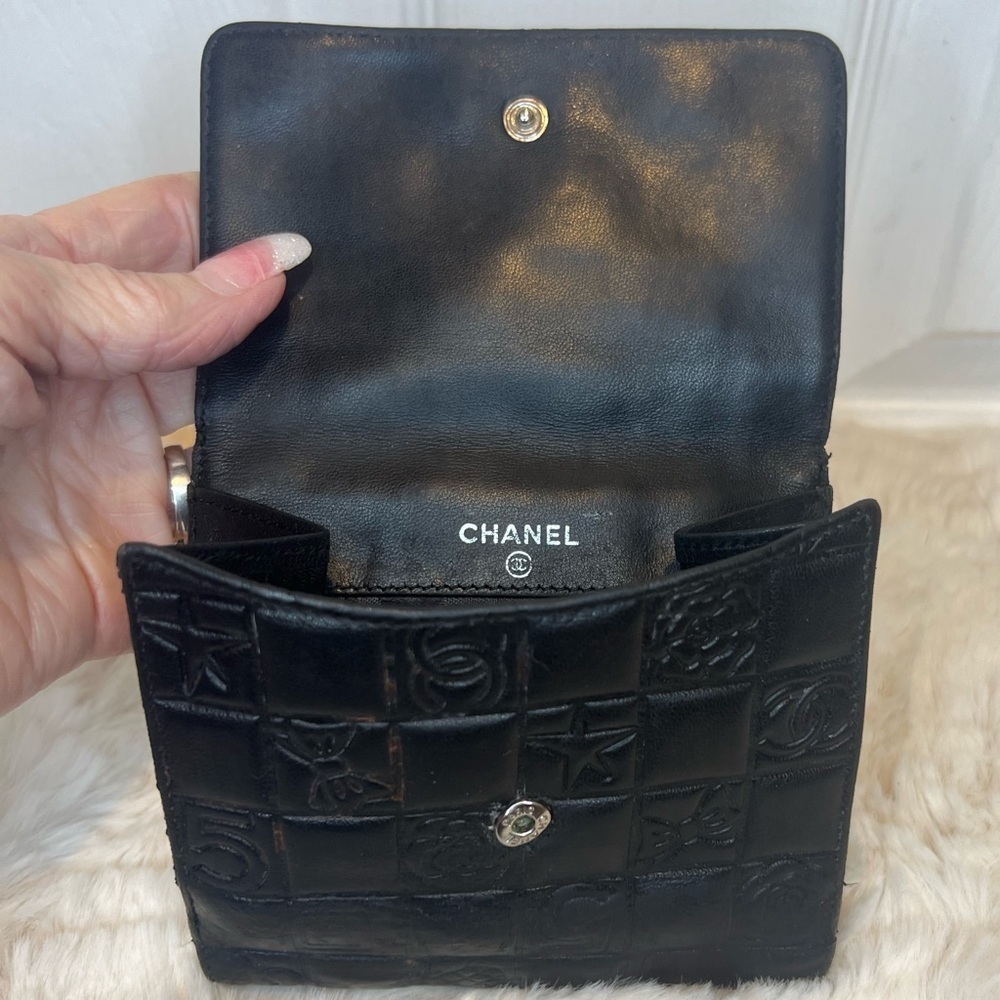 ❤️CHANEL PRECIOUS SYMBOLS ICON LUCKY COMPACT WALLET - Picture 6 of 16